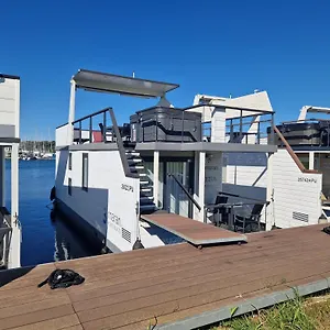 Floating House Sena , Pula Kroatien