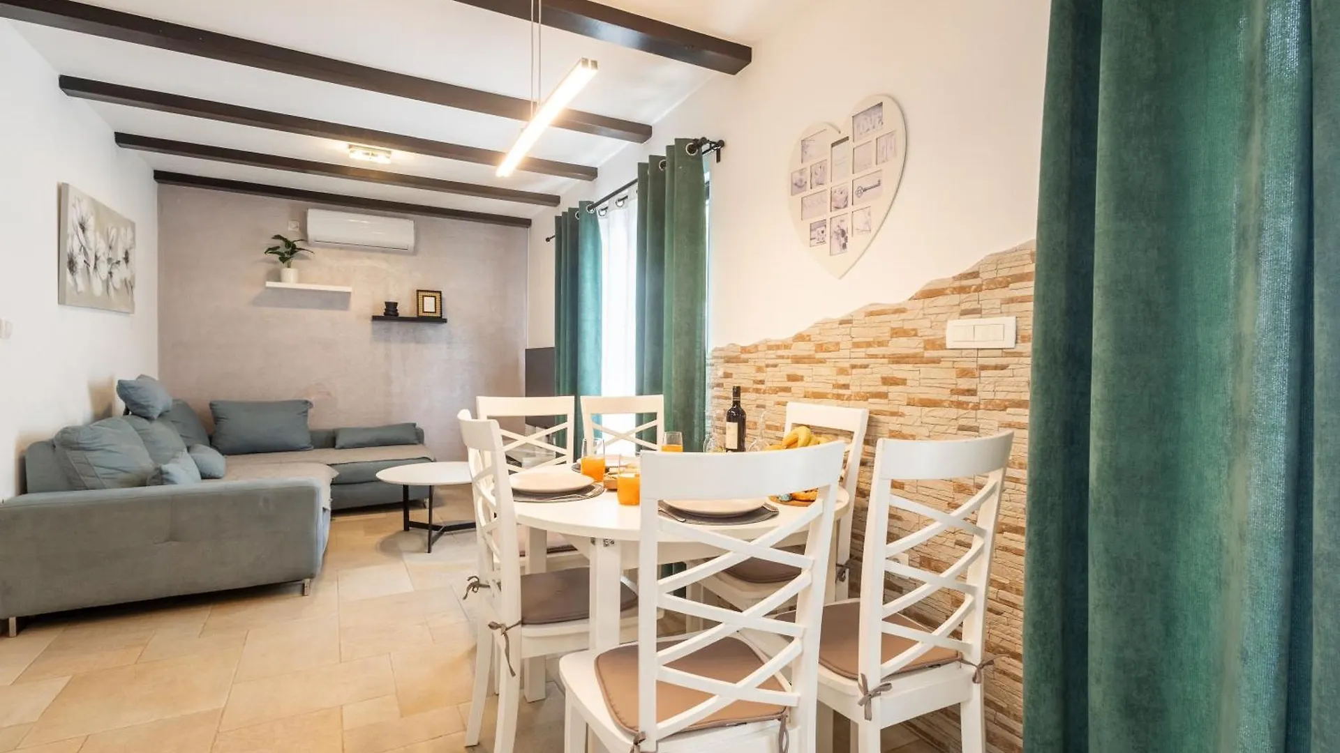 Villa Palanga Trogir 0*,